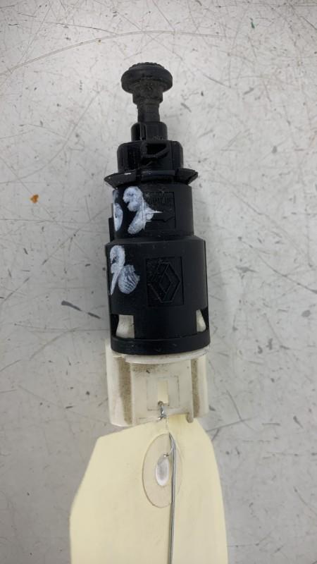 Contacteur feu stop RENAULT CLIO 3 PHASE 1 Diesel - 1