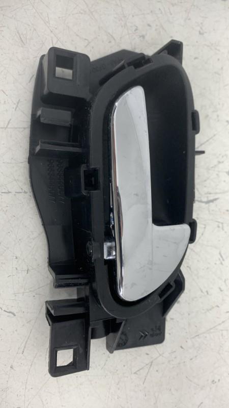 Poignee interieur avant droit PEUGEOT 5008 1 PHASE 1 Diesel - 1