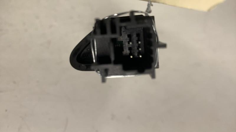 Bouton de warning RENAULT CAPTUR 1 PHASE 2 Essence - 1