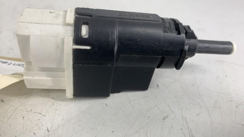 Contacteur feu stop RENAULT CAPTUR 1 PHASE 2 Essence - 1