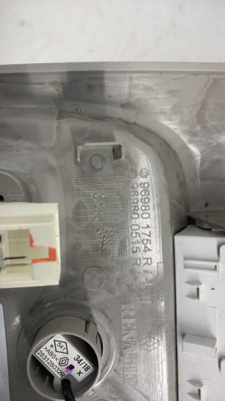 Eclairage de plafonnier RENAULT CAPTUR 1 PHASE 2 Essence - 1