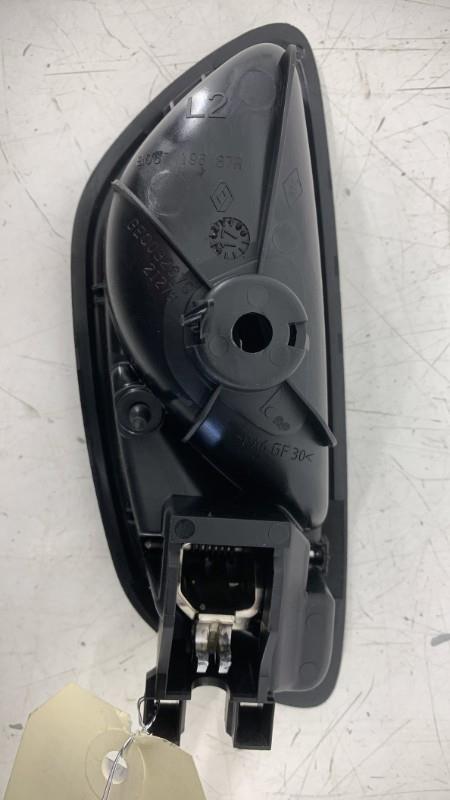 Poignee interieur avant gauche RENAULT MEGANE 4 PHASE 1 BREAK Essence - 1