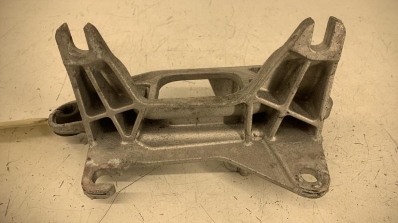 Support moteur gauche RENAULT MEGANE 4 PHASE 1 BREAK Essence - 1
