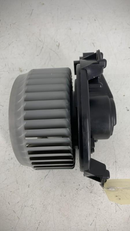 Ventilateur chauffage SUZUKI SWIFT 3 Essence - 1
