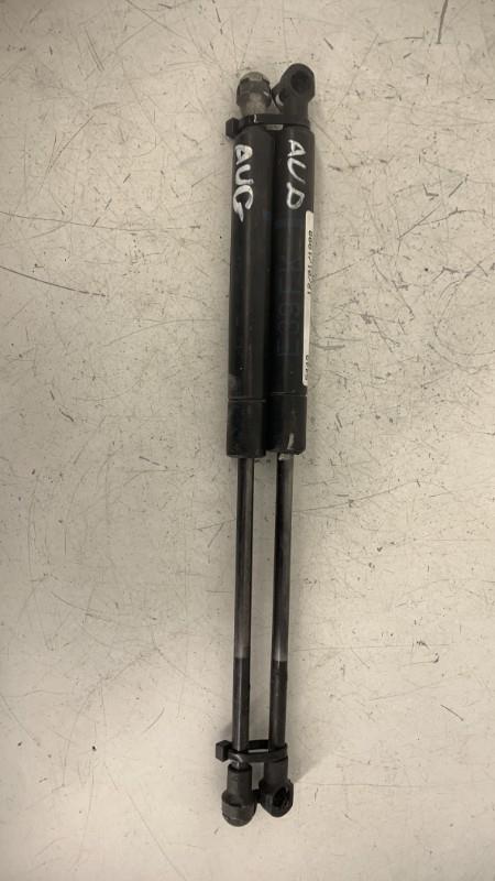 Verin de capot BMW SERIE 5 E39 PHASE 1 Diesel - 1