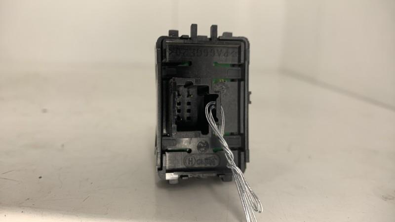 Bouton/Interrupteur RENAULT MEGANE 3 PHASE 1 Diesel - 1