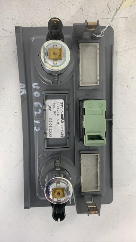 Prise port USB BMW SERIE 5 E61 TOURING PHASE 1 BREAK Diesel - 1