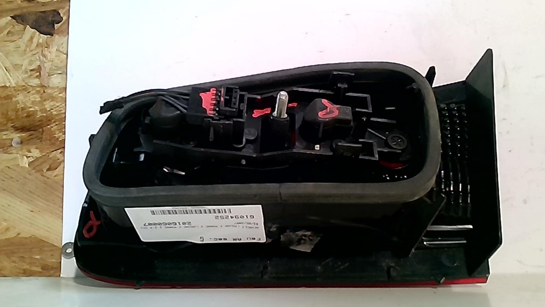 Feu arriere secondaire gauche (feux) RENAULT LAGUNA 2 PHASE 2 Diesel - 1