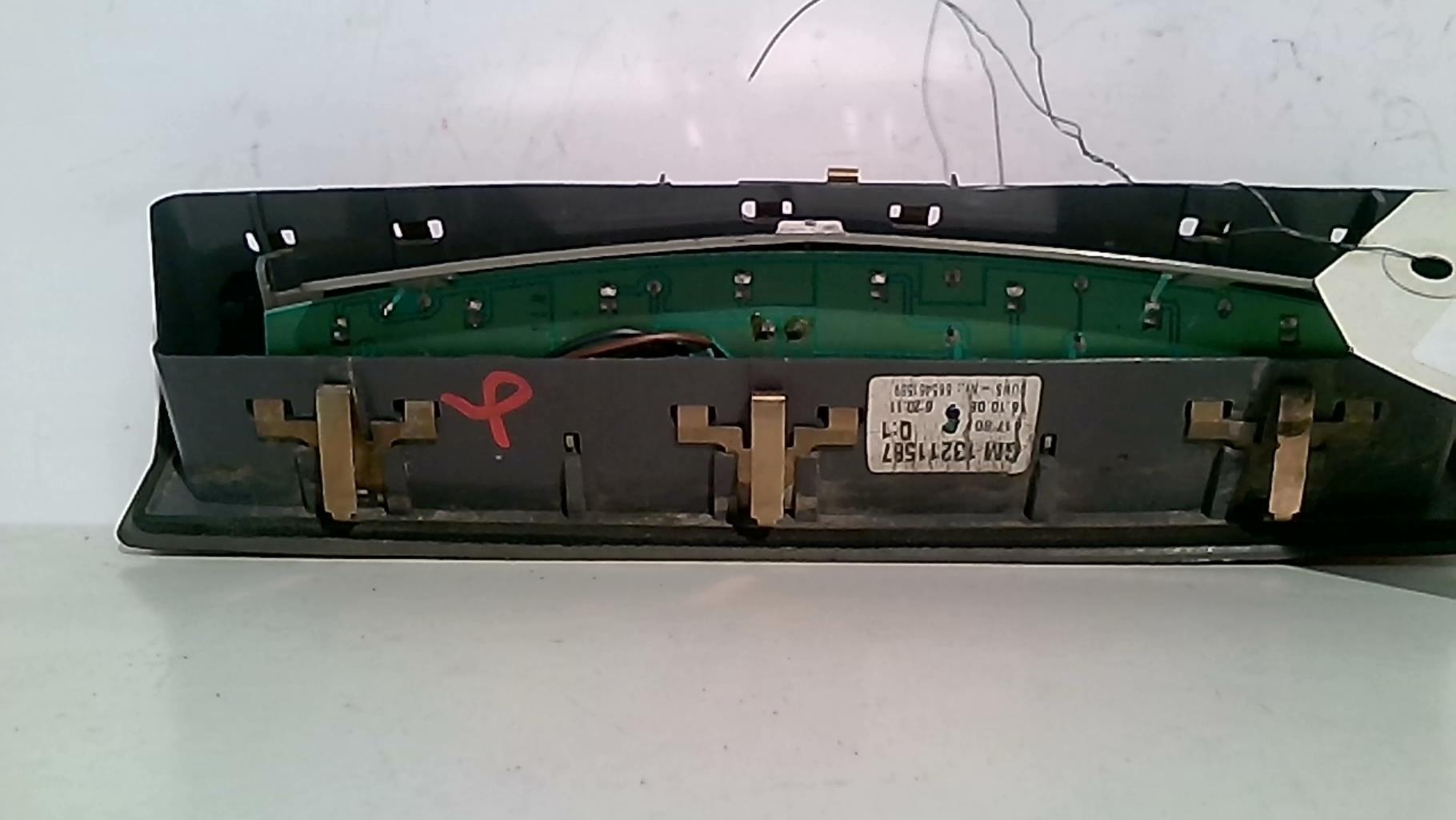 Feu arriere stop central OPEL ZAFIRA B PHASE 1 Diesel - 1