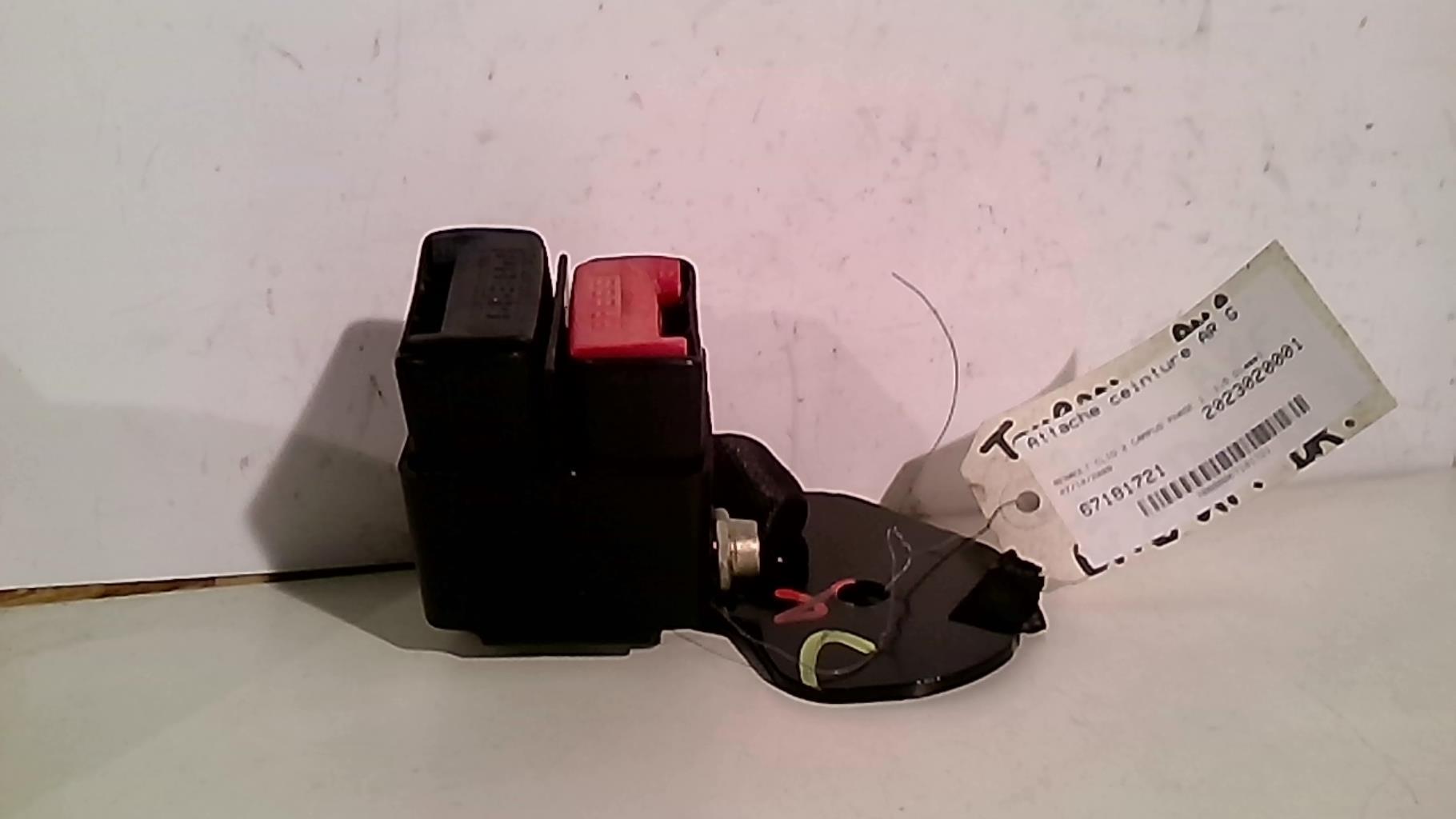 Attache ceinture arriere gauche RENAULT CLIO 2 CAMPUS PHASE 1 Diesel - 1