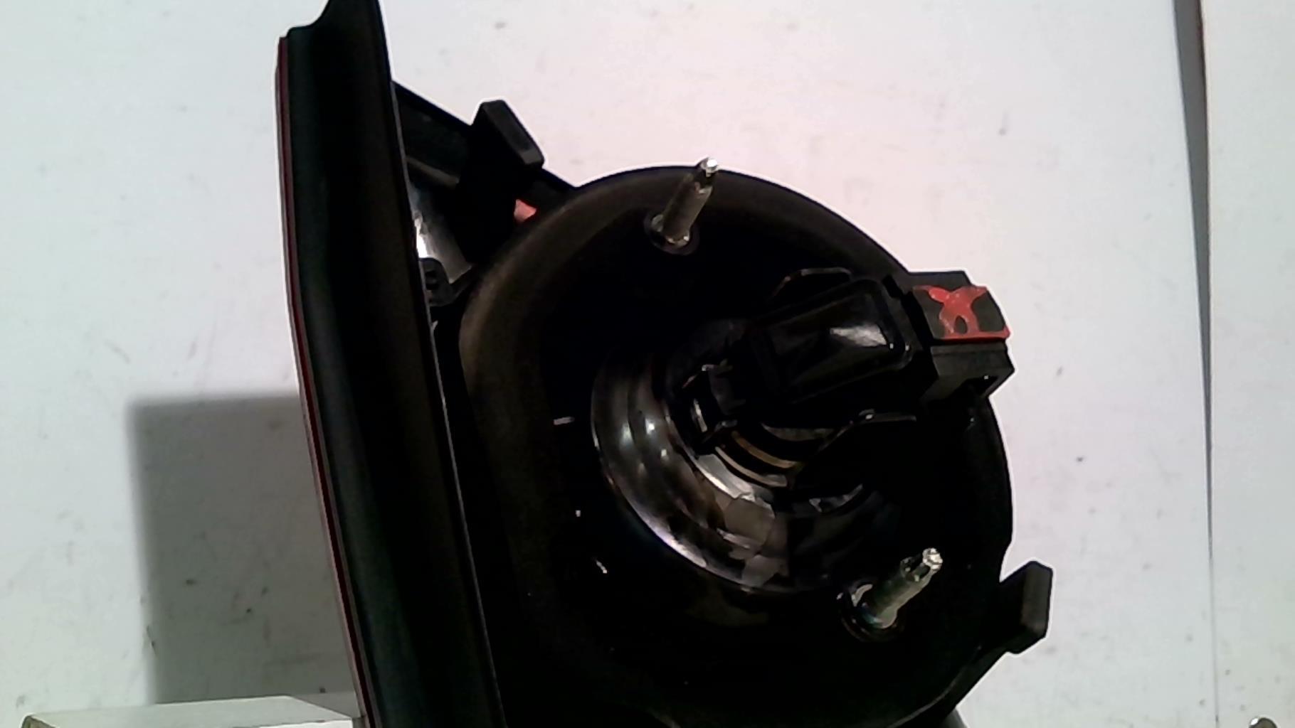 Feu arriere secondaire droit (feux) VOLKSWAGEN GOLF PLUS PHASE 1 Diesel - 1
