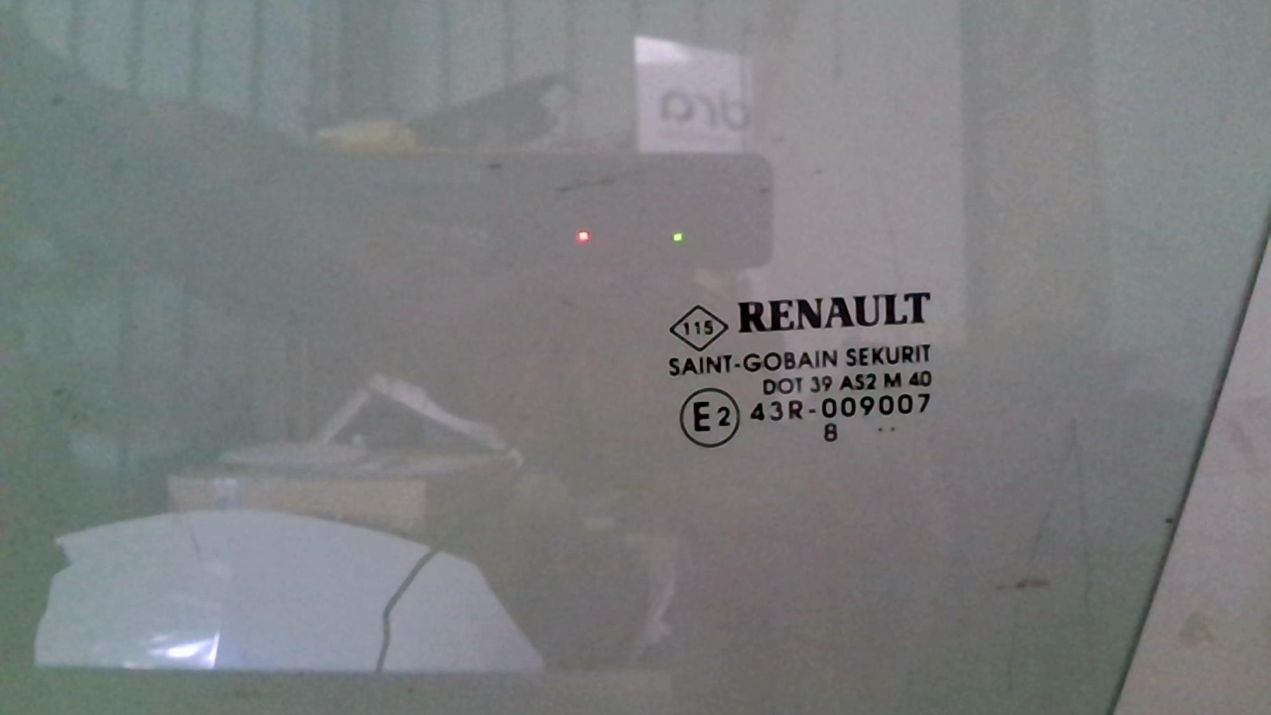 Vitre avant gauche RENAULT CLIO 3 PHASE 1 Diesel - 1