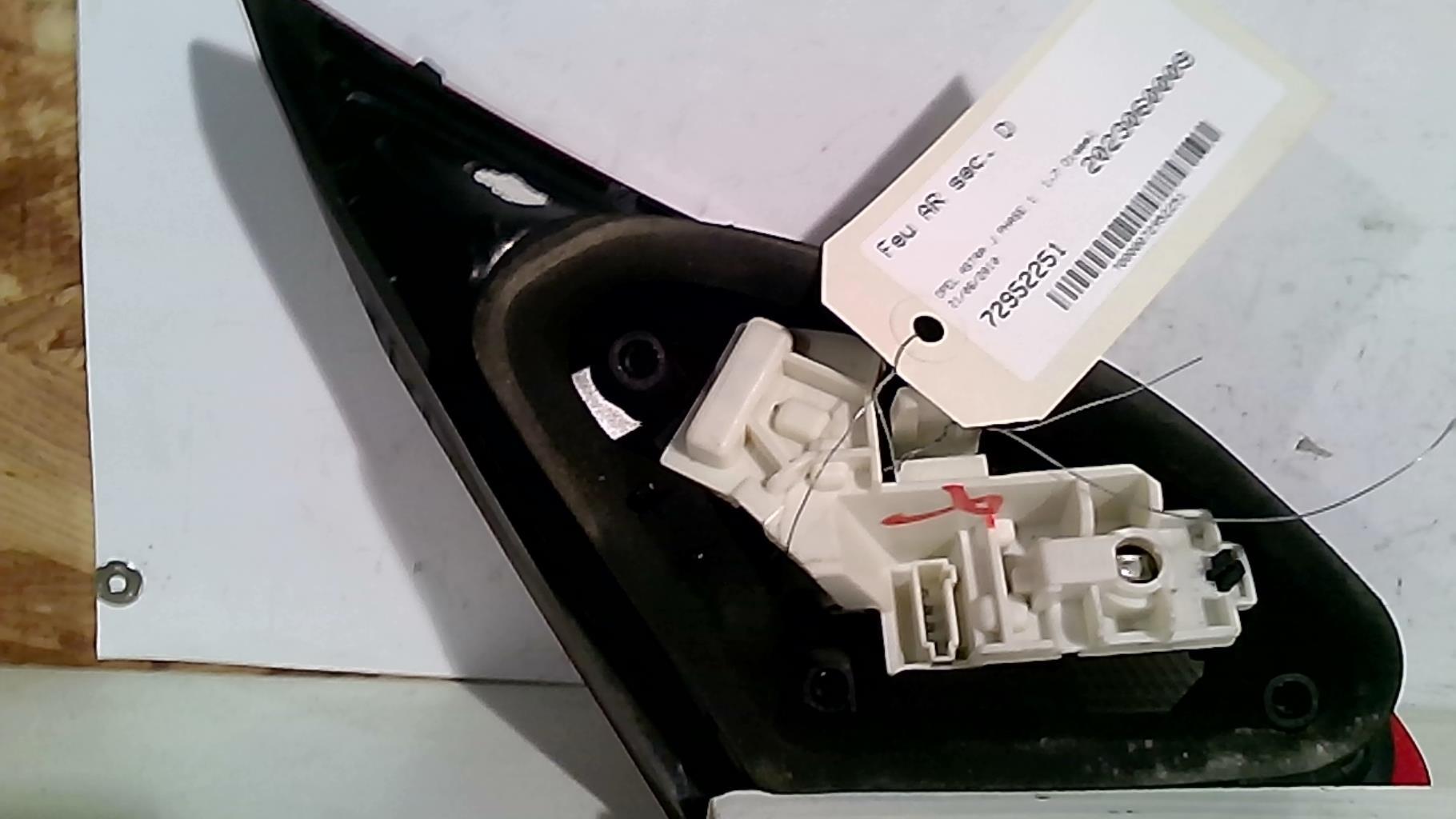 Feu arriere secondaire droit (feux) OPEL ASTRA J PHASE 1 Diesel - 1