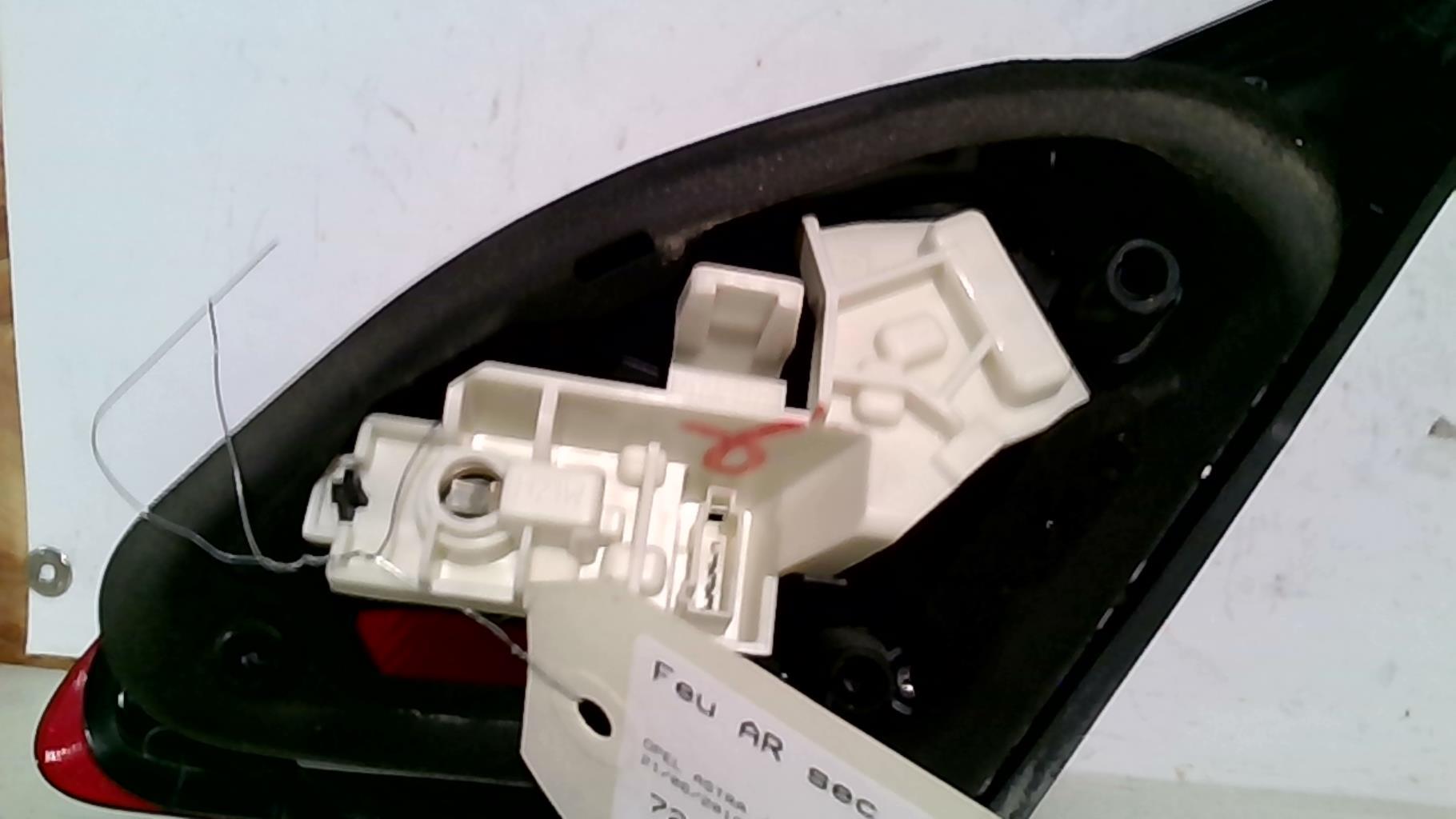 Feu arriere secondaire gauche (feux) OPEL ASTRA J PHASE 1 Diesel - 1