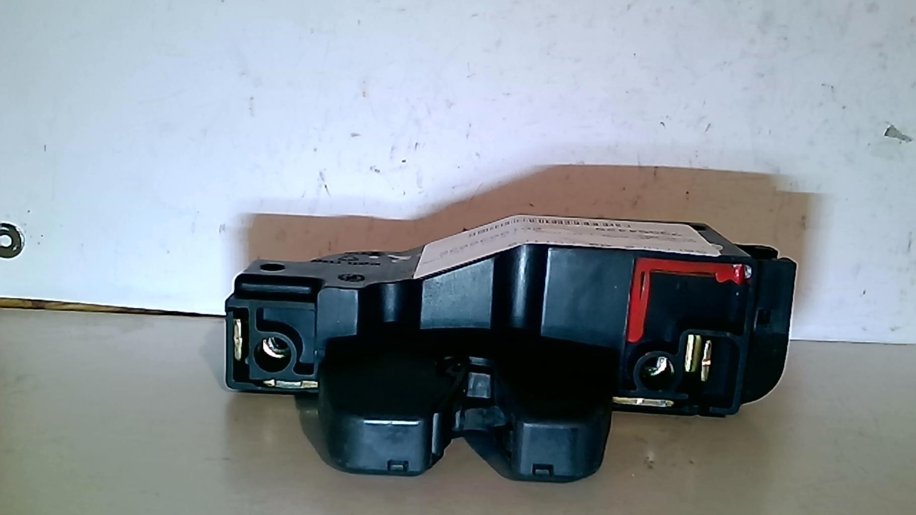 Serrure de coffre PEUGEOT 407 PHASE 1 Diesel - 1