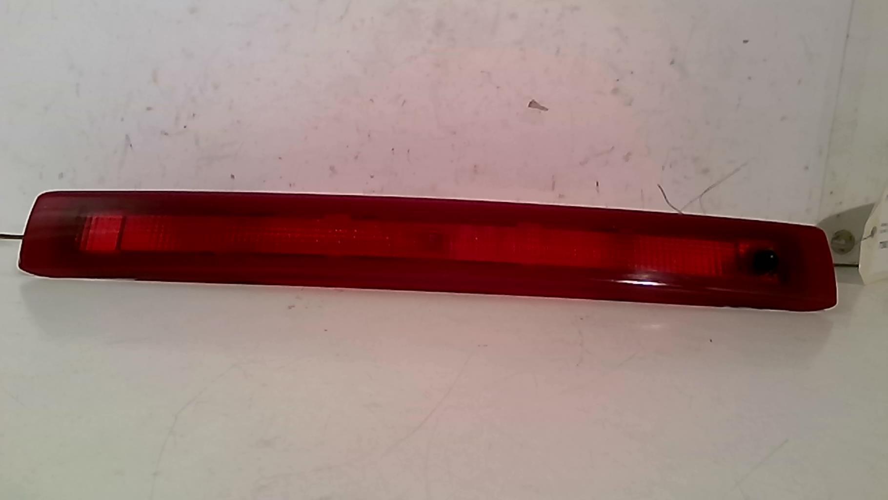 Feu arriere stop central RENAULT CLIO 3 PHASE 2 Essence - 1