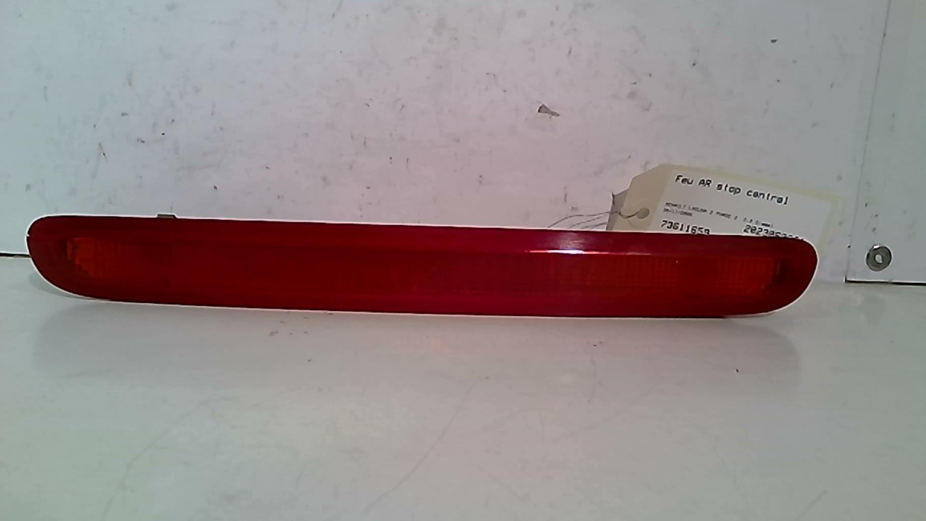 Feu arriere stop central RENAULT LAGUNA 2 PHASE 2 Diesel - 1