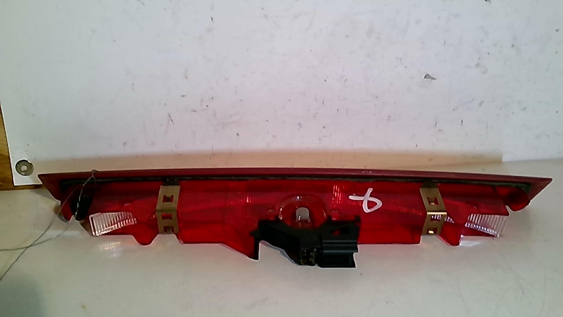 Feu arriere stop central RENAULT CLIO 3 PHASE 1 Diesel - 1