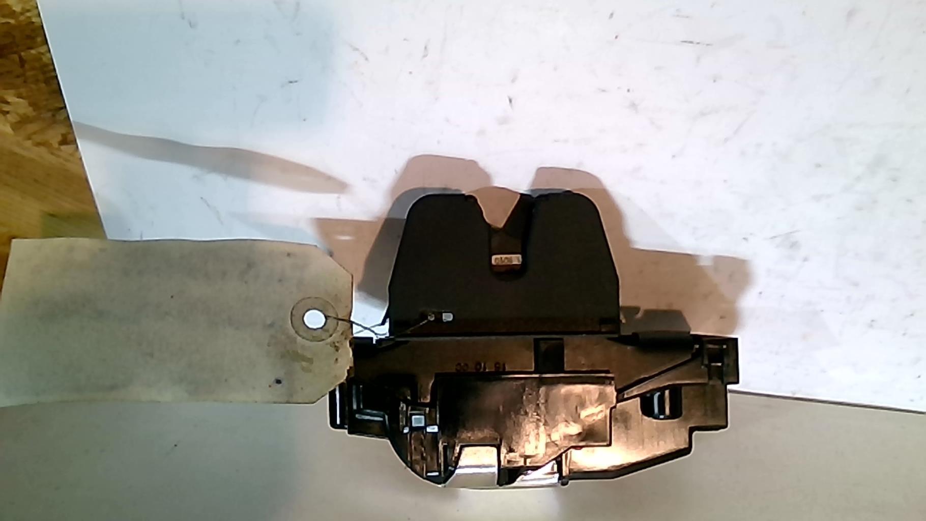 Serrure de coffre CITROEN C5 2 Diesel - 1
