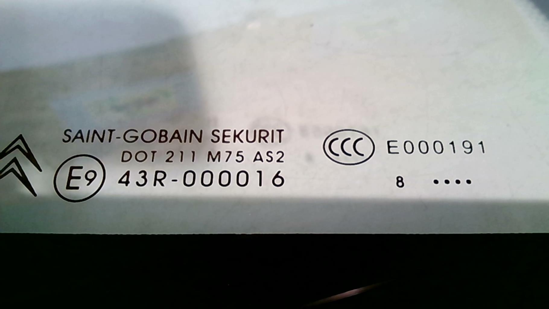 Custode avant droit (porte) CITROEN C5 2 BREAK Diesel - 1