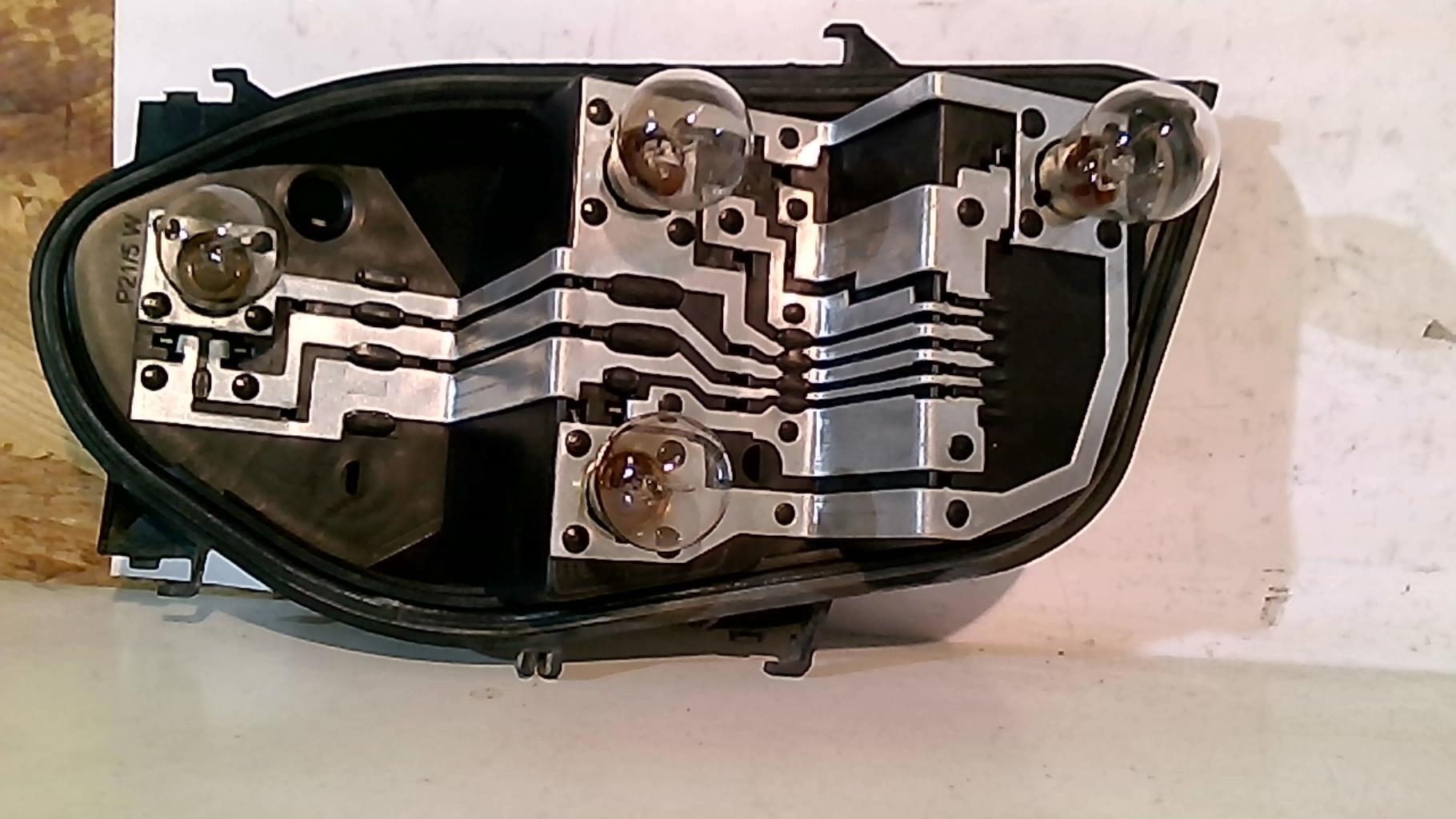 Platine feu arriere gauche RENAULT CLIO 3 PHASE 1 Diesel - 1