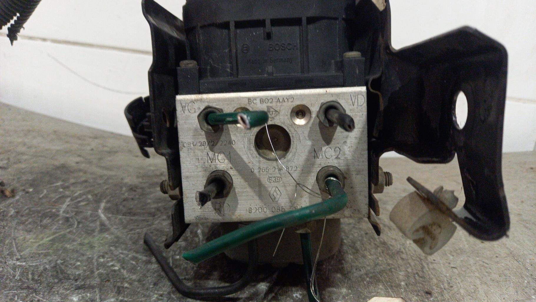 Bloc ABS (freins anti-blocage) RENAULT CLIO 2 PHASE 1 Essence - 1