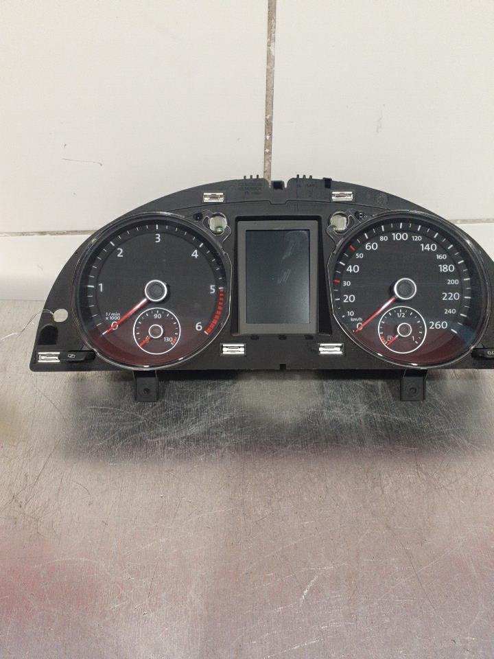 Compteur VOLKSWAGEN PASSAT 5 BREAK  - 1