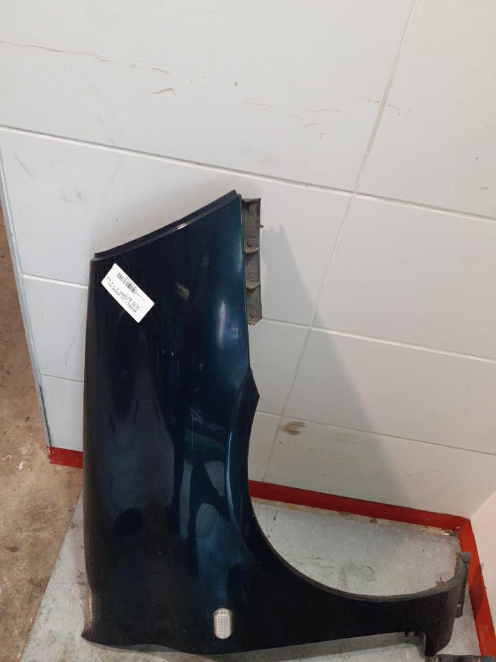 Aile avant droit RENAULT CLIO 2 PHASE 2 Essence - 1
