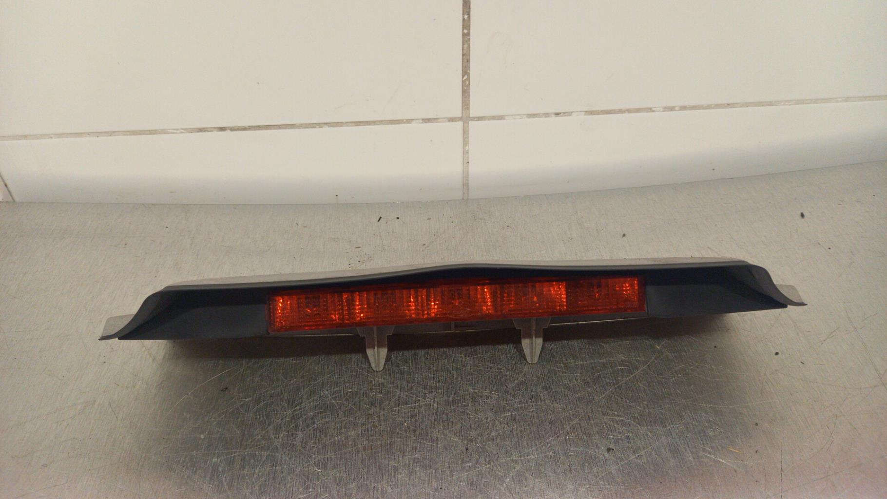 Feu arriere stop central FORD MONDEO 2 BREAK Essence - 1
