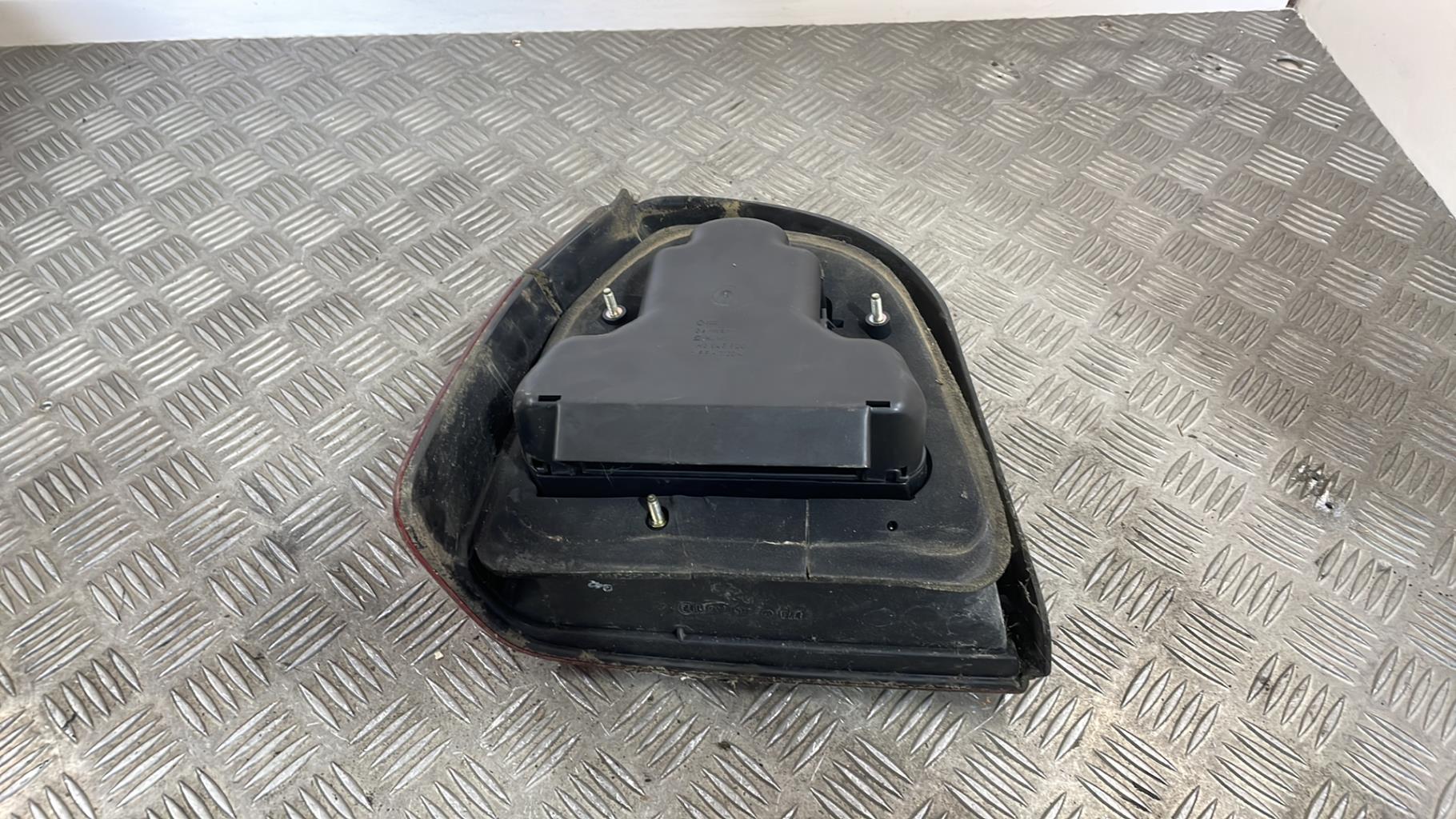 Fanale posteriore principale destro (luci) VOLKSWAGEN GOLF Gasolina - 1