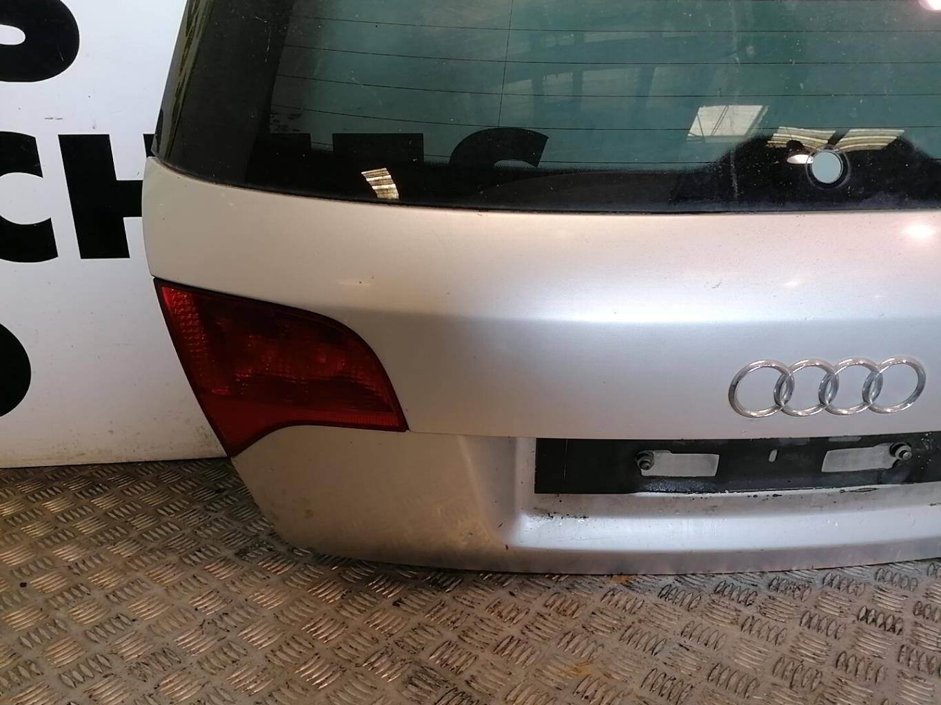 Malle/Hayon arriere AUDI A4 1  - 1