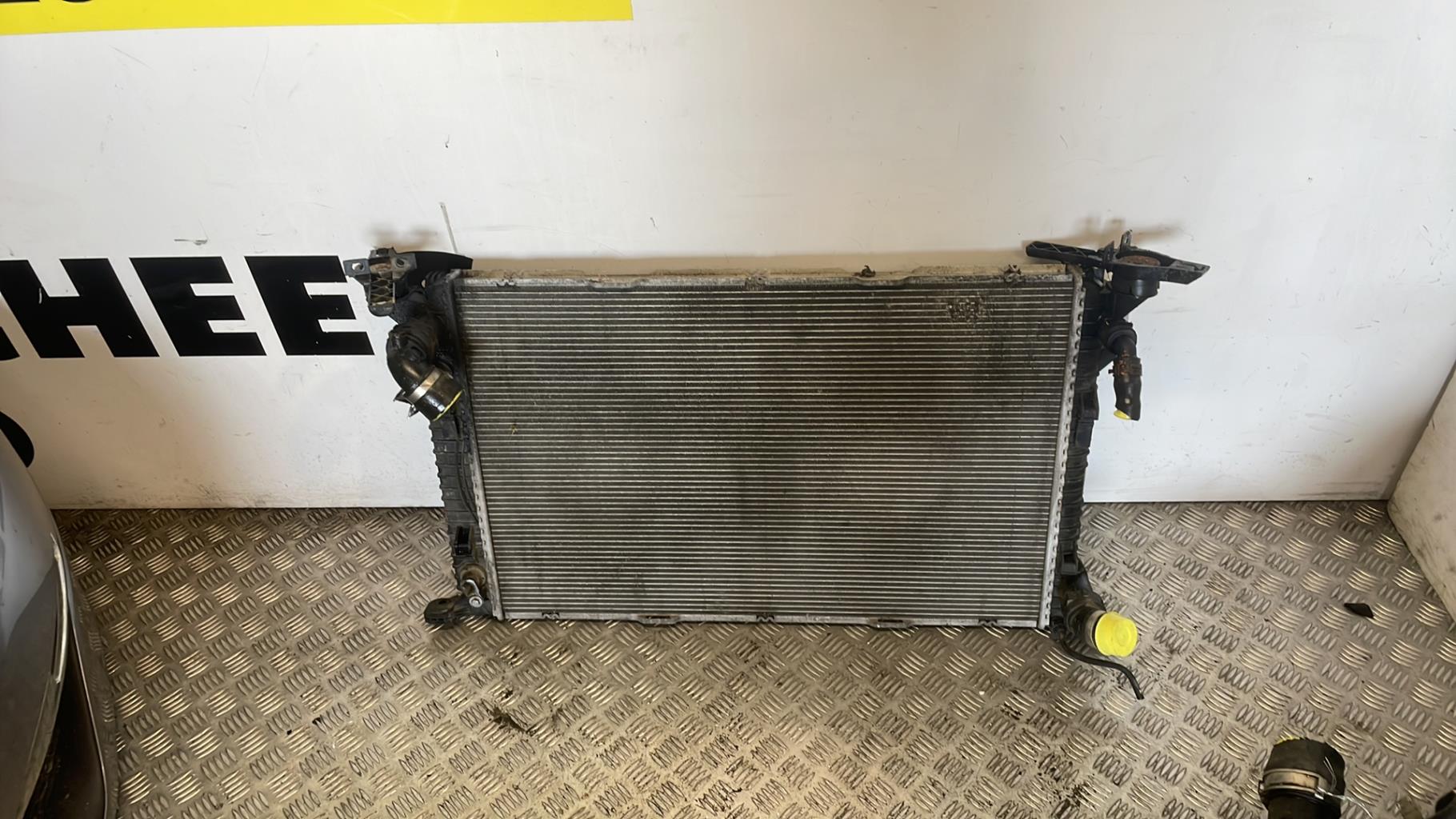 Radiateur eau AUDI A4 3 AVANT PHASE 1 BREAK Diesel - 1