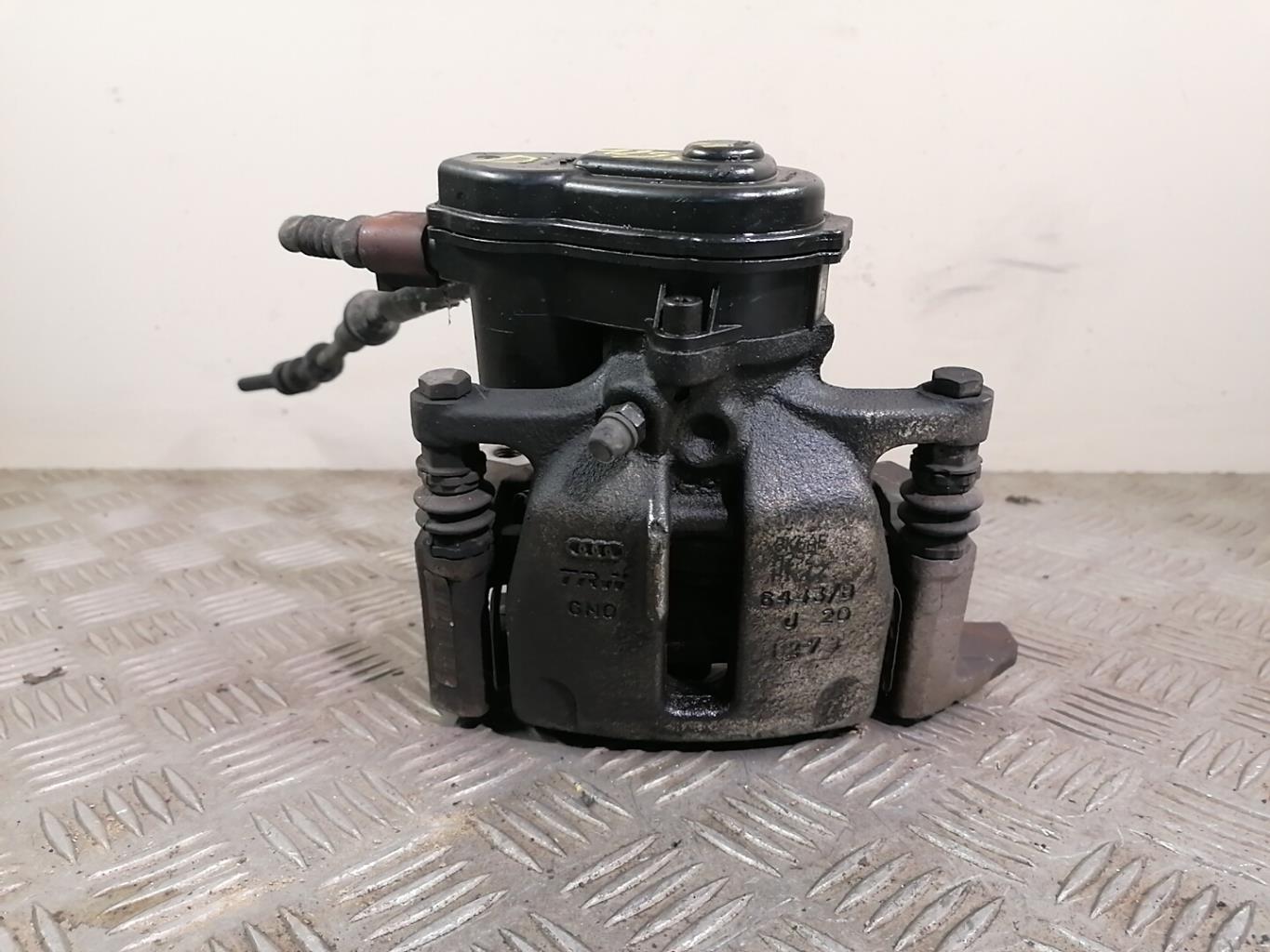 Etrier avant droit (freinage) AUDI A4 3 ALLROAD BREAK Diesel - 1
