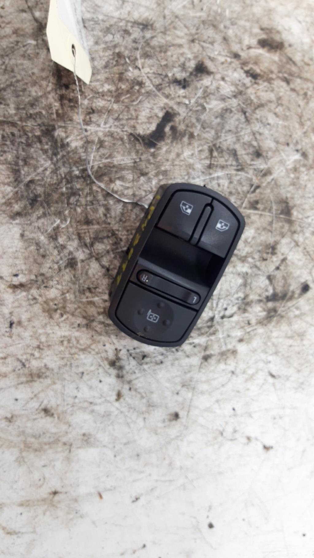 Interrupteur de leve vitre OPEL CORSA D PHASE 1 Diesel - 1