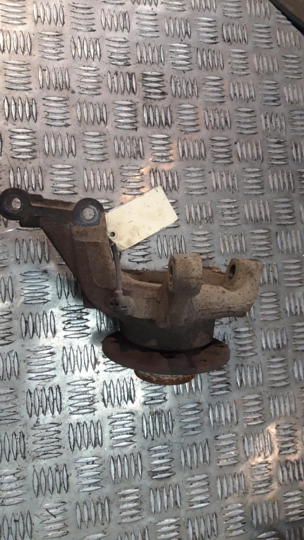 Moyeu avant gauche DACIA DUSTER 1 PHASE 1 Diesel - 1
