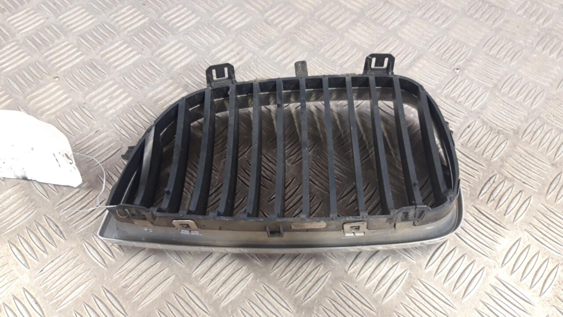 Calandre droite BMW SERIE 1 E87 PHASE 1 Diesel - 1