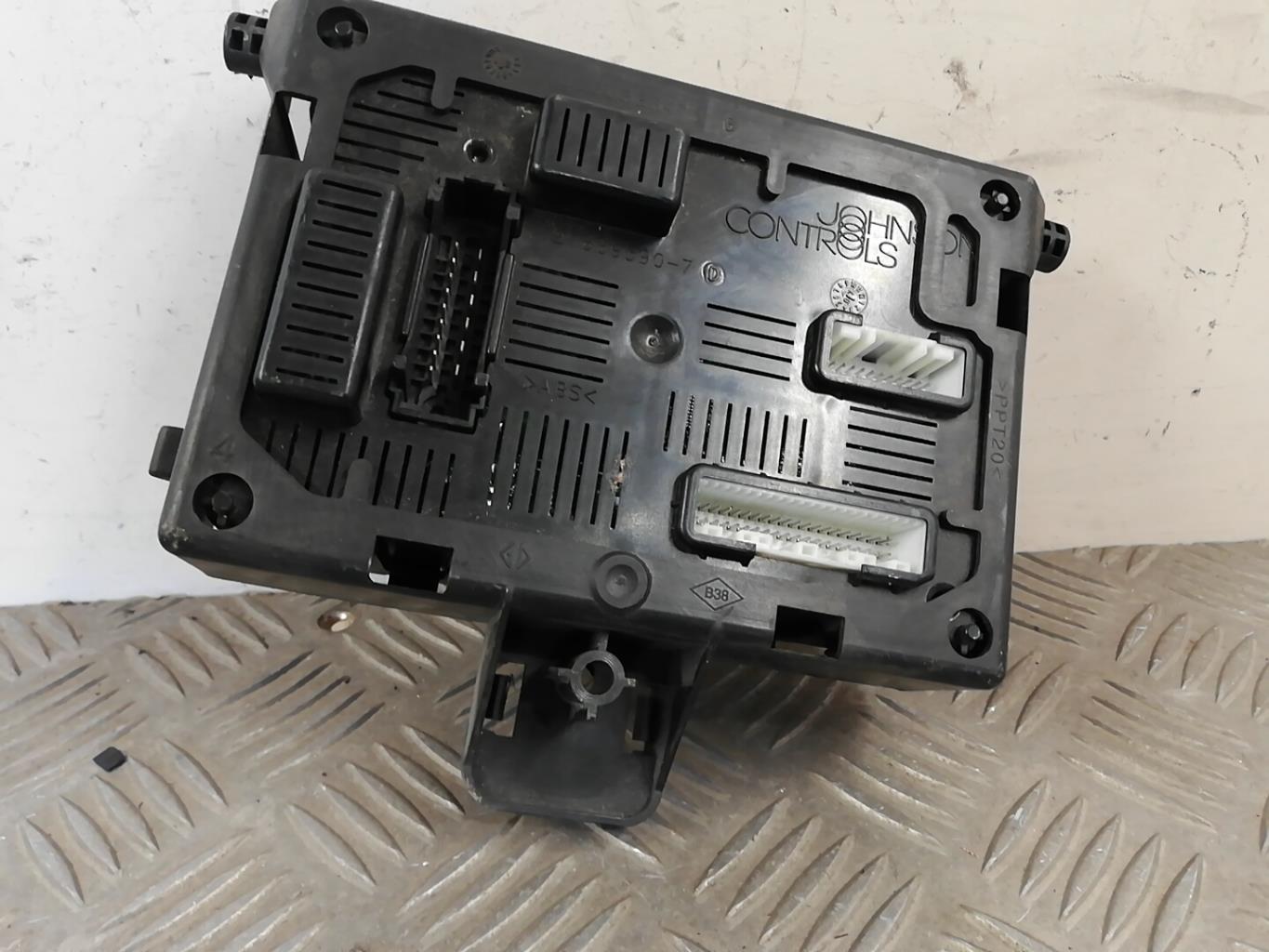 Module électronique RENAULT CLIO 3 PHASE 1 Diesel - 1