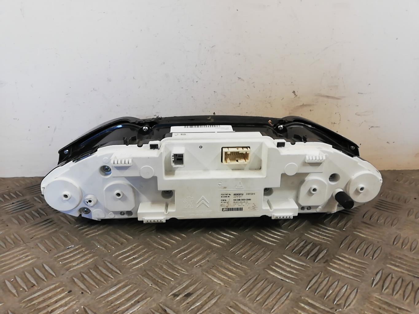 Compteur PEUGEOT 308 2 SW PHASE 1 BREAK Diesel - 1