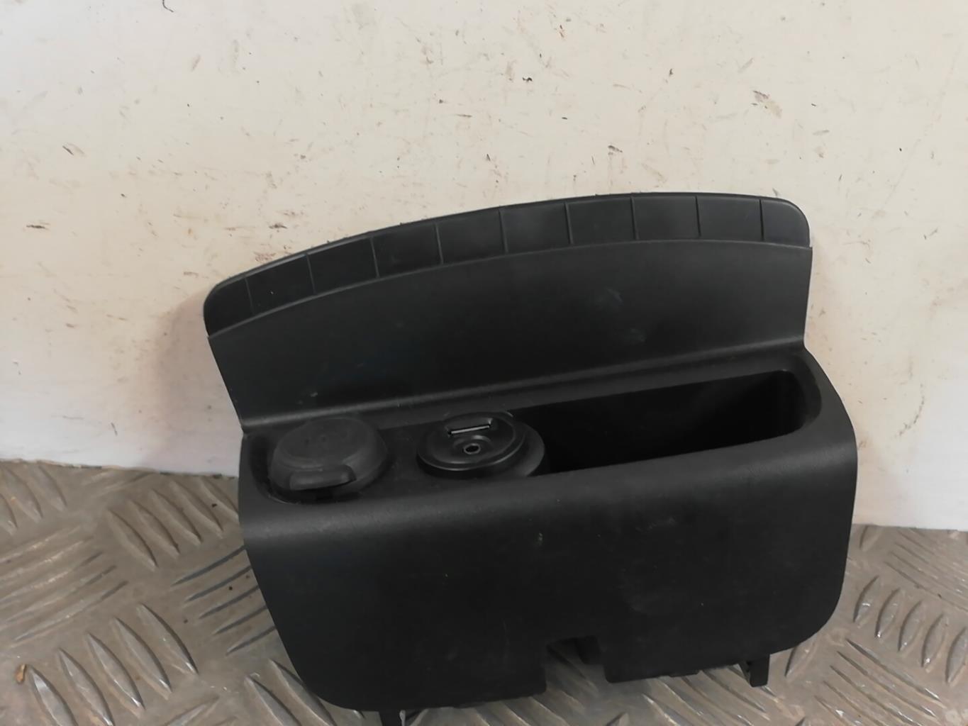 Presa porta USB PEUGEOT 208 1 PHASE 1  - 1