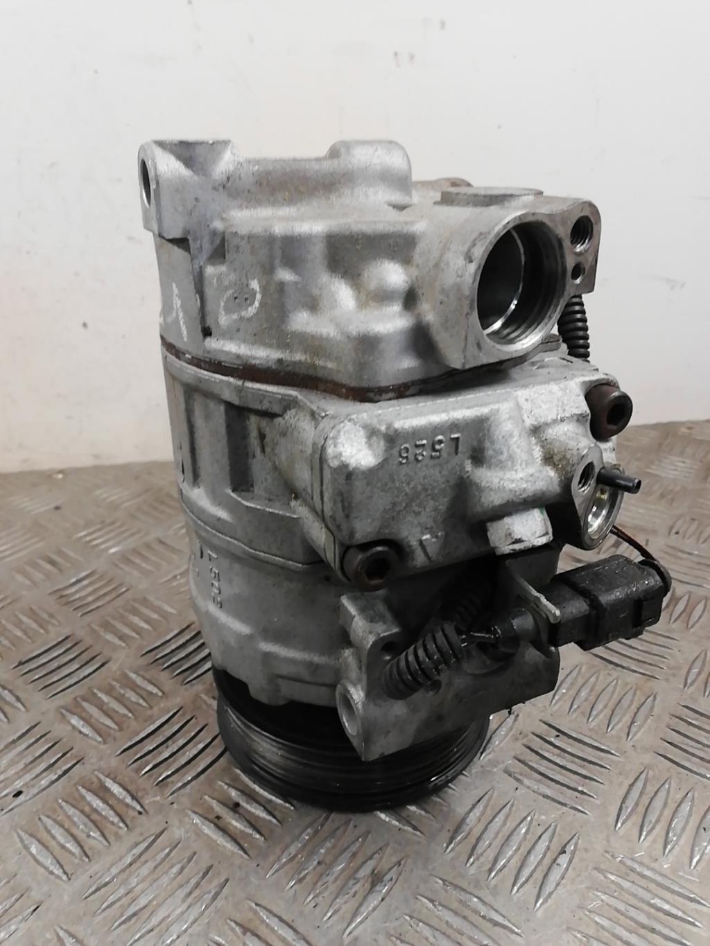 Compresseur clim AUDI A4 2 CABRIO PHASE 1 Essence - 1