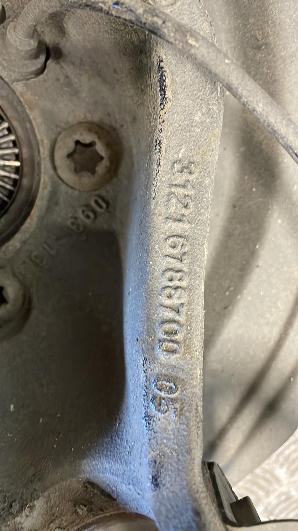Moyeu avant droit BMW X1 E84 PHASE 2 Diesel - 1