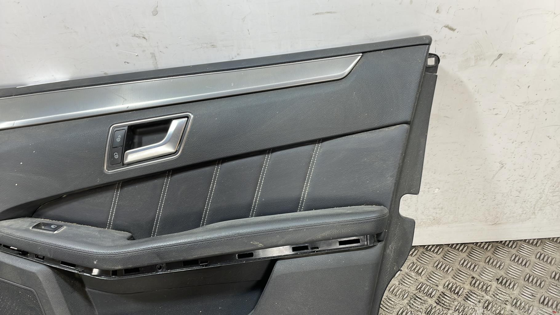 Pannello portiera anteriore destro MERCEDES CLASSE E 212 PHASE 1 Diésel - 1