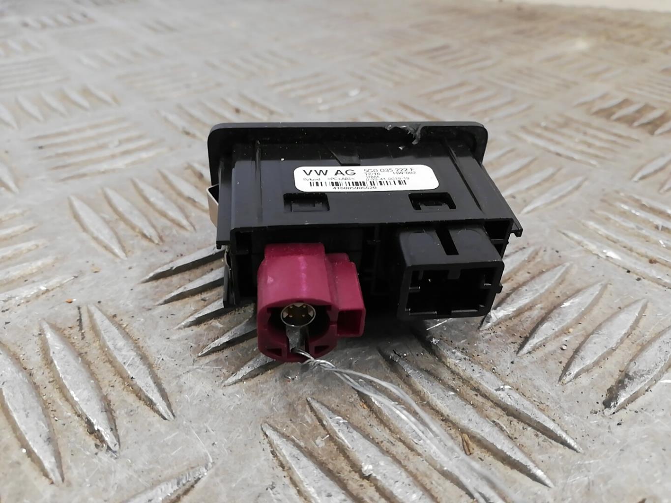 Prise port USB SEAT IBIZA 4 PHASE 3 Diesel - 1
