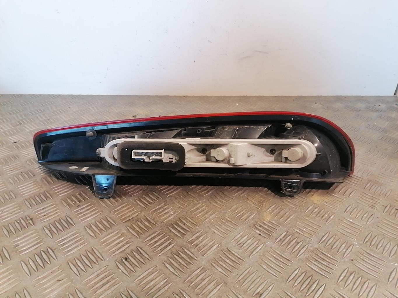 Feu arriere principal gauche (feux) FORD FOCUS 2 PHASE 2 BREAK Diesel - 1