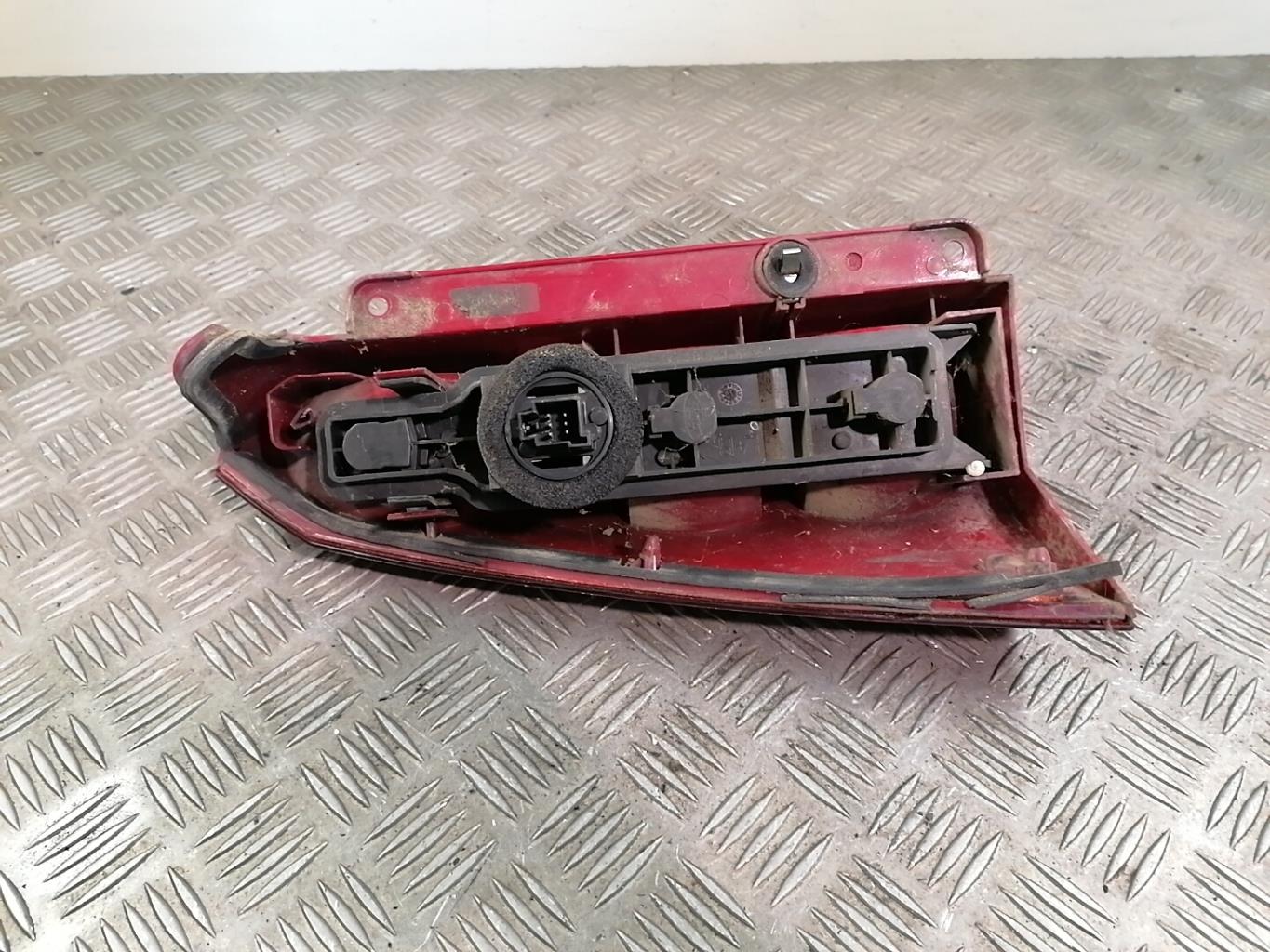 Fanale posteriore principale destro (luci) FORD FOCUS 1 BREAK Gasolina - 1