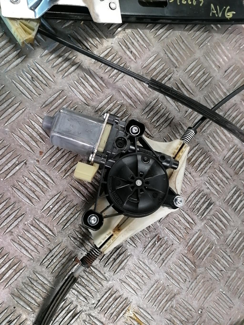 Alzacristalli elettrico anteriore sinistro SEAT LEON 3 PHASE 1 Diésel - 1