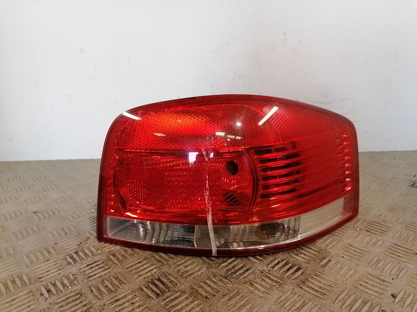 Fanale posteriore principale destro (luci) AUDI A3 2 PHASE 1 Diésel - 1