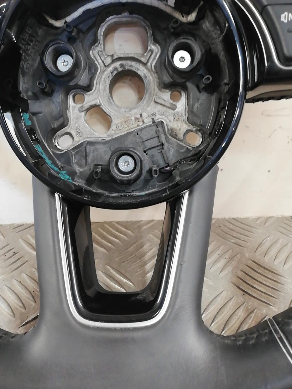 Volant AUDI A3 2 PHASE 1 Diesel - 1