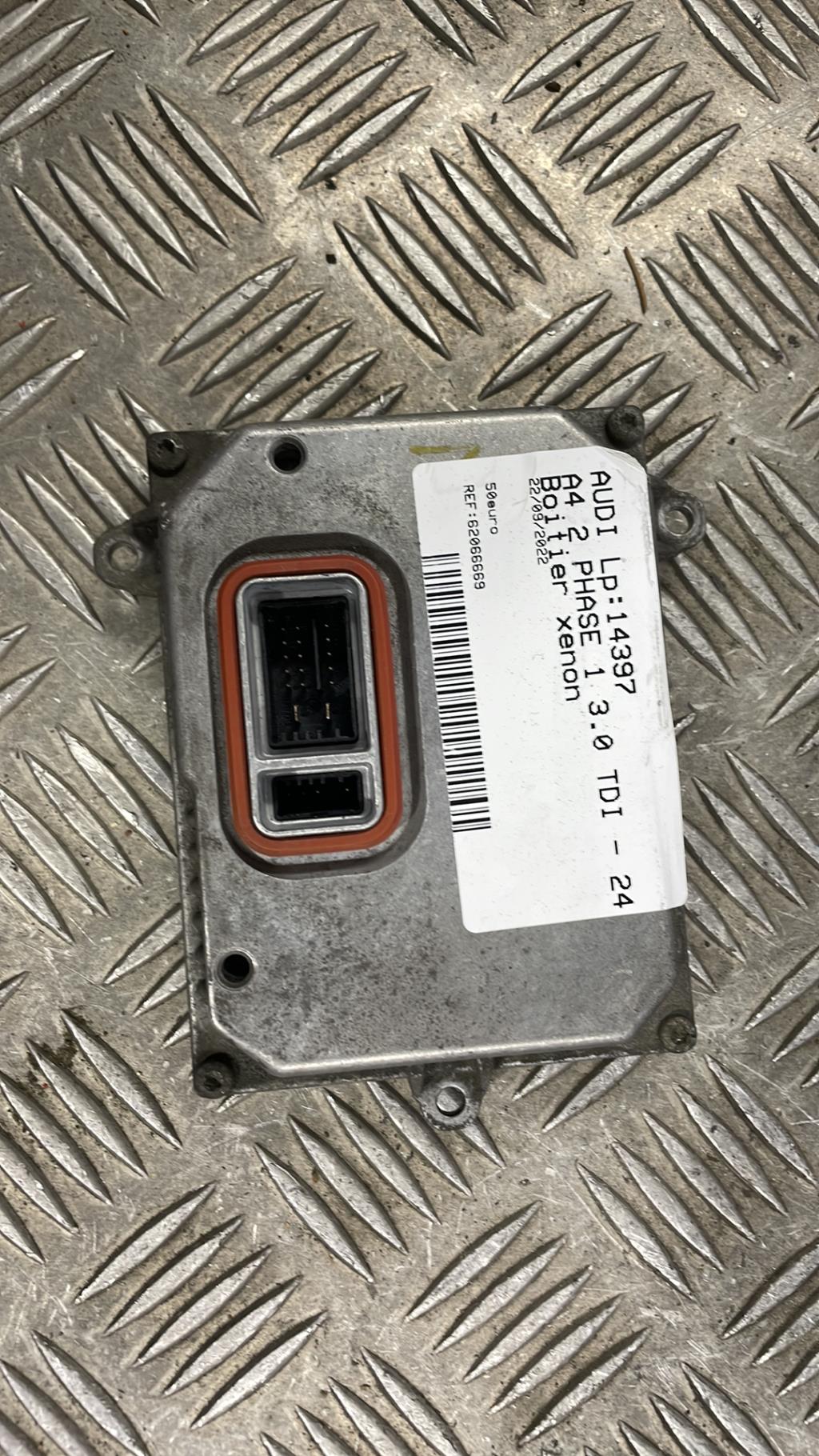 Boitier xenon AUDI A4 2 PHASE 1 Diesel - 1