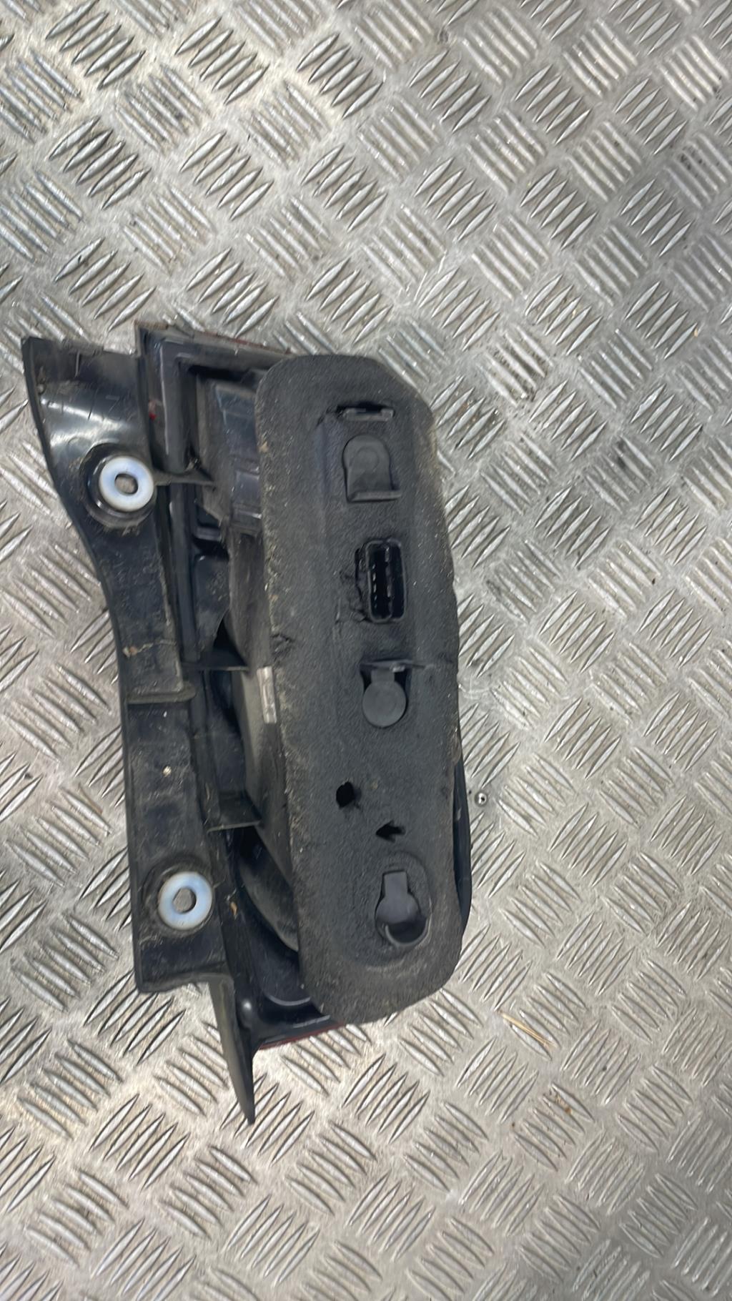 Fanale posteriore principale destro (luci) NISSAN MICRA 3 PHASE 1 Gasolina - 1